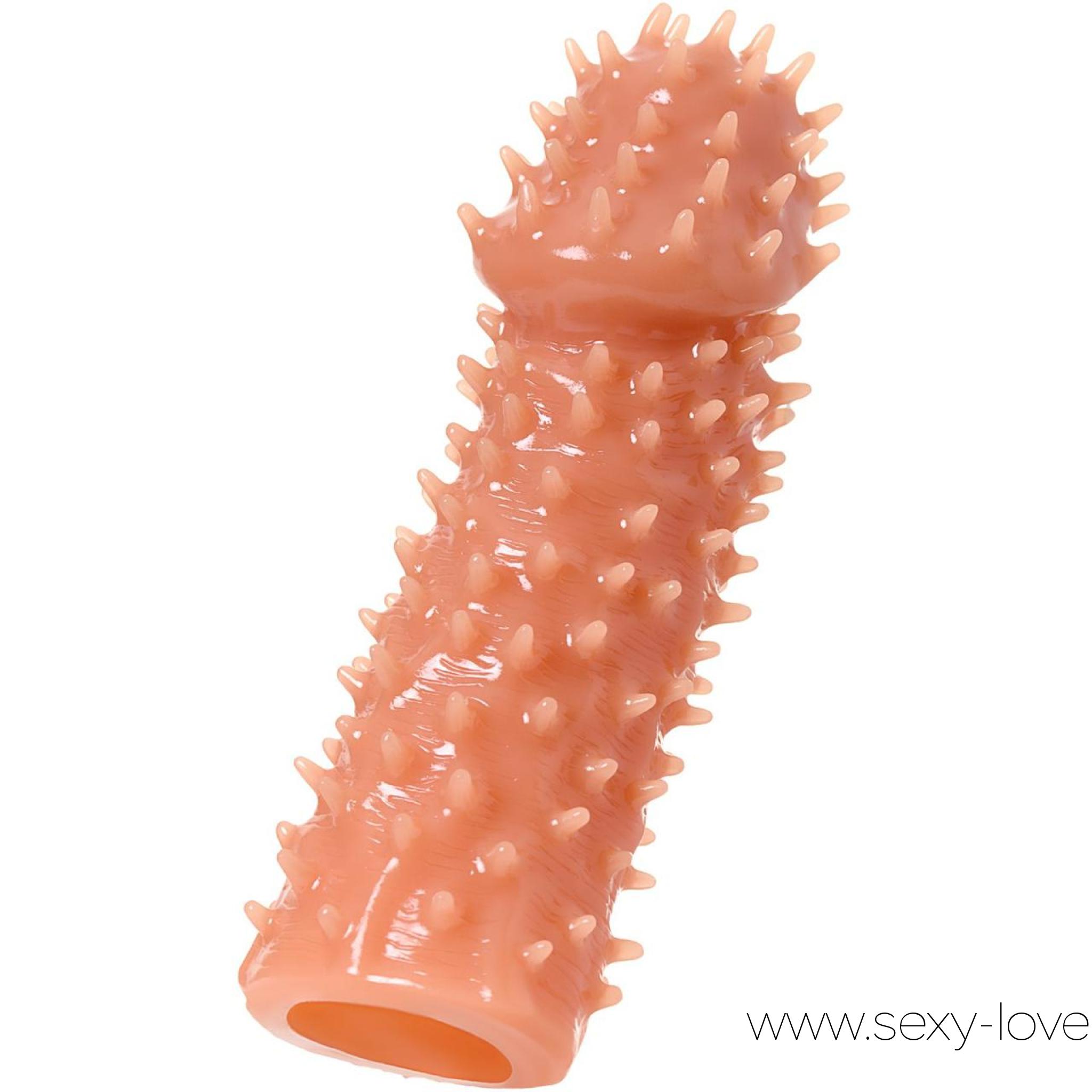 Насадка на пенис с дополнительной стимуляцией-шипами , размер S, 
	Увеличивающая насадка KOKOS Extreme Sleeve 07 с впечатляющей дополнительной стимуляцией решает сразу 3 задачи: дарит удовольствие обоим партнерам, позволяет экспериментировать с секс-игрушками и выводит интимную жизнь на более высокий уровень.

	 

	Длина 12,7 см.

	 

	Диаметр 3,7 см.
