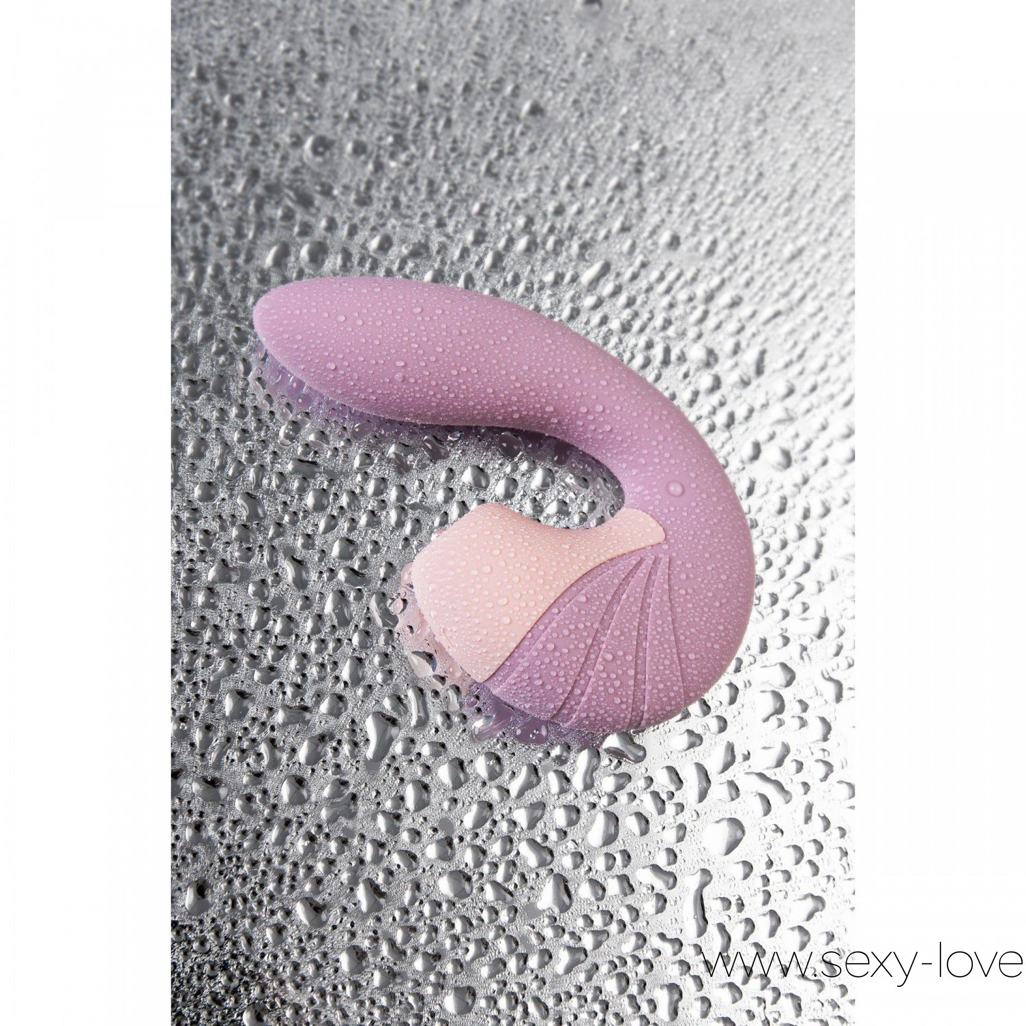 Вибратор с вакуум-волновым стимулятором «Supernova», материал силикон, цвет розовый, Satisfyer, 
	Supernova от Satisfyer способна подарить неземное блаженство и космические оргазмы. Многофункциональный стимулятор сочетает в себе лучшее от вибратора-кролика и вакуум-волнового стимулятора. Supernova стимулирует клитор воздушными пульсирующими волнами. Бесконтактная стимуляция клитора – новейшая запатентованная технология Air Pulse для женских оргазмов. В вашем распоряжении 11 уровней интенсивности вакуум-волновой стимуляции.

	 

	Гибкая Supernova оказывает стимуляцию зоны G с помощью 10 режимов потрясающей вибрации. Погружной стержень легко регулируется до 45 градусов, подстраиваясь под анатомию каждой женщины. Два автономных мотора открывают множество вариаций воздушной пульсации и вибрации для самых масштабных оргазмов, которые когда-либо могли быть.

	 

	Эргономичный дизайн продуман для комфортного использования. Широкое основание удобно помещается в ладони, позволяя совершать необходимые движения погружной частью, не отвлекаясь от внешней стимуляции. Потрясающий шелковистый на ощупь высококачественный гипоаллергенный силикон – визитная карточка бренда Satisfyer.
