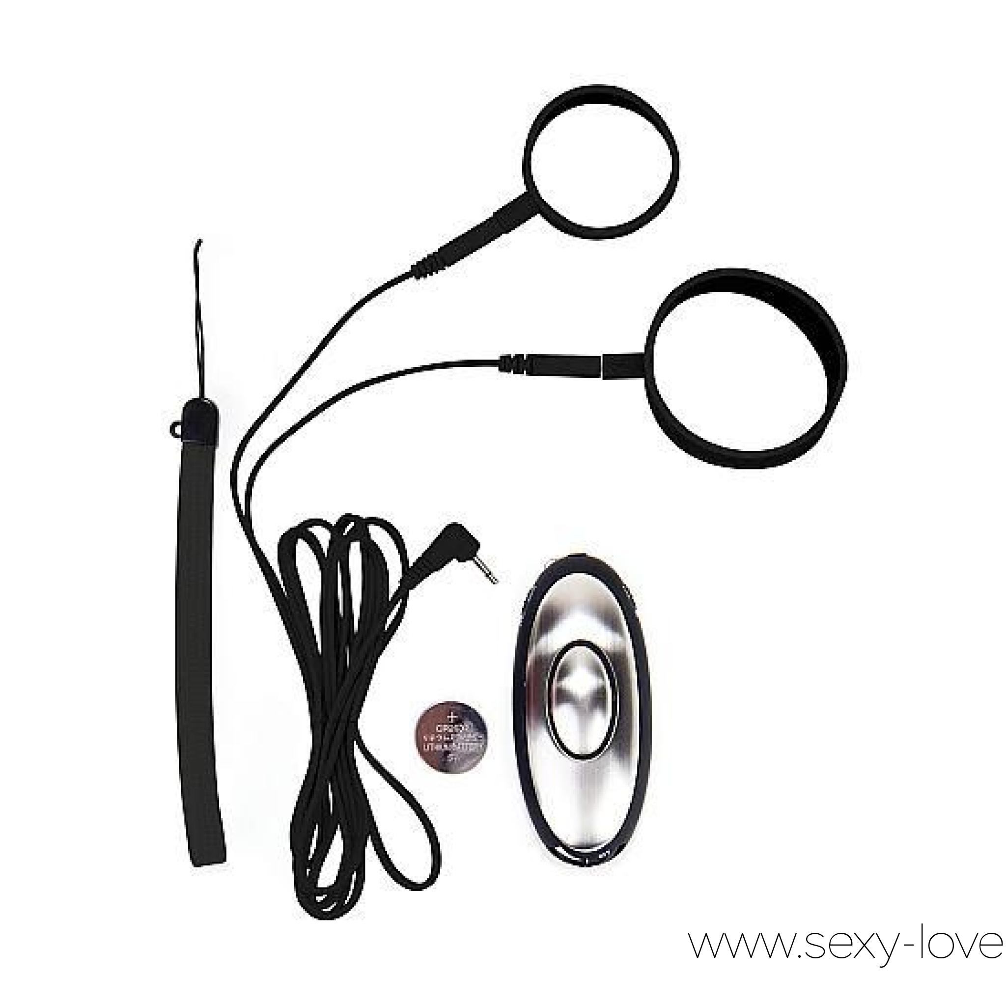 Кольцо на пенис «Ouch Electro Cockring Set» с электростимуляцией, 
	Опытные любовники, которых в сексе уже мало чем можно удивить, наверняка знают, что регулярные отношения с постоянным партнером периодически требуют своеобразного допинга. Женщинам в этом случае в принципе достаточно бывает легкой романтики, а вот мужчинам порой требуется более жесткая стимуляция. Одним из эффективных способов стимуляции являются эротические аксессуары с электростимуляцией.

	 

	Удиви своего возлюбленного разрядом новых ощущений!

	 

	Кольца на пенис и мошонку с электростимуляцией «Electro Cockring Set» – эротическая игрушка, которую оценят мужчины, любящие допинг покрепче. Два силиконовых ремешка, плотно обхватывают пенис и мошонку, посылают разряд к самым чувствительным нервным окончаниям. Силу электростимуляции можно регулировать, начиная от нежного щекотания и заканчивая интенсивной пульсацией.

	 

	Манипуляции с помощью кольца на пенис и мошонку с электростимуляцией провоцируют длительную эрекцию полового члена и увеличивают его чувствительность. Эффект от использования такого аксессуара смогут оценить не только мужчины, но и женщины.

	 

	Изделие имеет универсальный размер. Оно изготовлено из ABS пластика – материала безопасного для здоровья человека.
