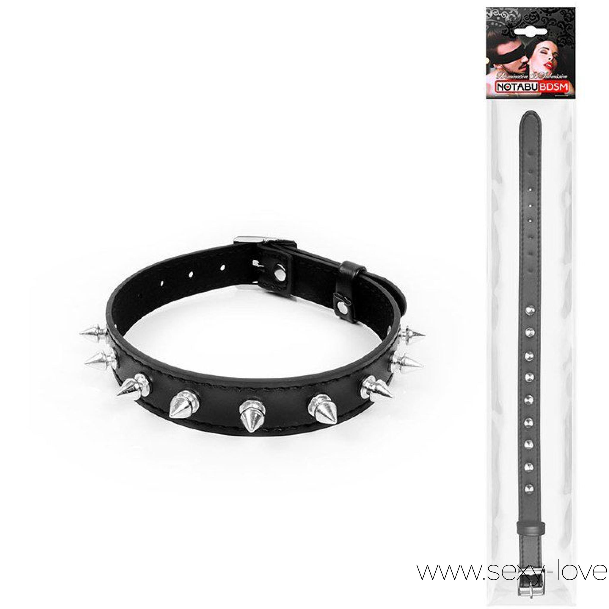 Черный ошейник с металлическими шипами, 
	Оригинальный ошейник для любителей БДСМ-игр, декорированный металлическими шипами. Имеет возможность регулировки размера с помощью ремешков. БДСМ-аксессуар прост в применении, не требуют специального ухода.
