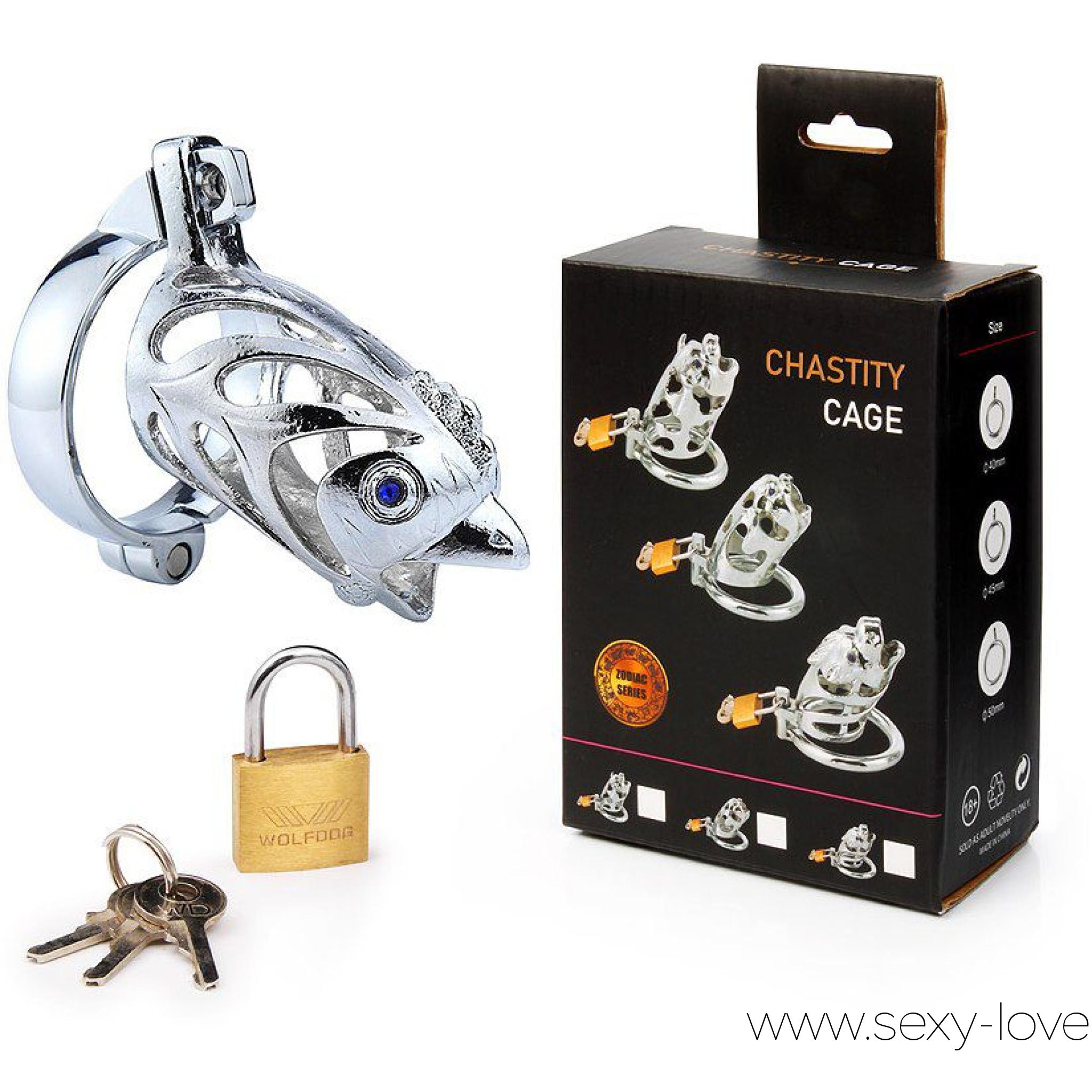 Пояс верности в виде серебристой головы петуха, длина 8 см, диаметр насадки 3.5 см, диаметр кольца 4, 
	Металлическая насадка в виде животного китайского календаря – отличный подарок для любителей оригинальных сувениров!

	 

	В комплект входит насадка, эрекционное кольцо, замочек с набором ключиков, бархатный мешочек.

	 

	Насадка не требует специального ухода. Упакована в презентабельную коробку.

	 

	Рекомендуется обрабатывать интимный аксессуар очищающим спреем с антимикробным эффектом ClearToy для экспресс-обработки.

	 

	Длина: 8 см.

	Диаметр насадки: 3.5 см.

	Диаметр кольца: 4 см.

	 

	Материал: металл.
